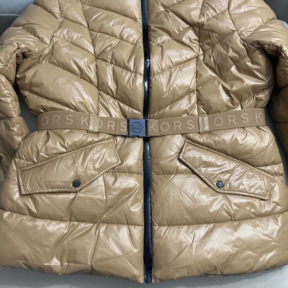 NWT - Michael Kors Women’s Belted Quilted Puffer Jacket - Size XL - Picture 3 of 9